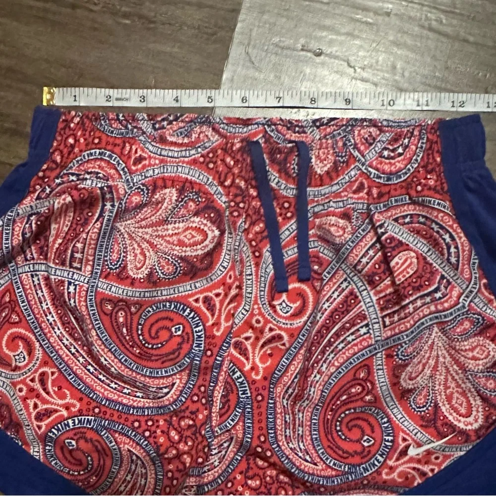 Nike Dri-Pro Tempo Running Shorts in Red/Blue Paisley Bandana. Size S